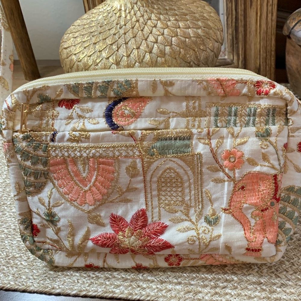 NWOT - Loving to Buy - Embroidered India Themed Bag